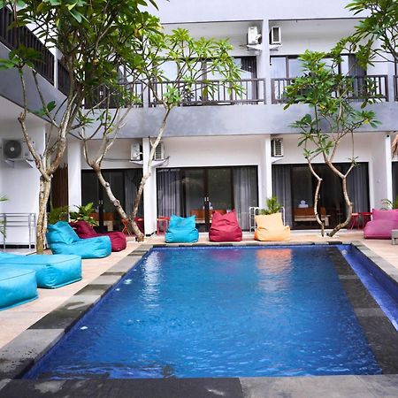 Summer Of Surf Hostel Uluwatu Ungasan  Bagian luar foto