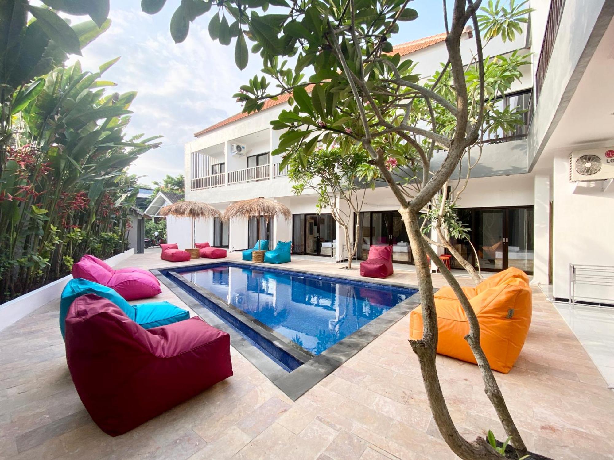 Summer Of Surf Hostel Uluwatu Ungasan  Bagian luar foto