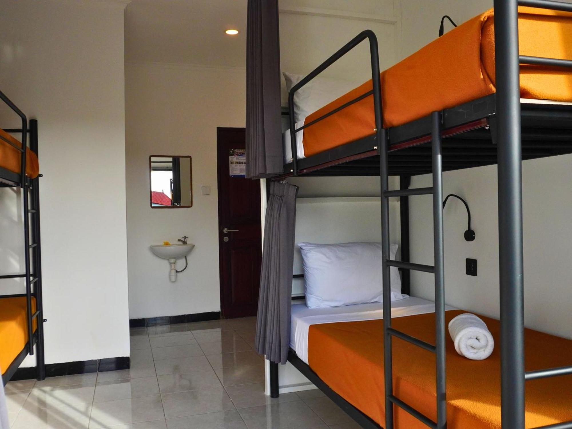 Summer Of Surf Hostel Uluwatu Ungasan  Bagian luar foto