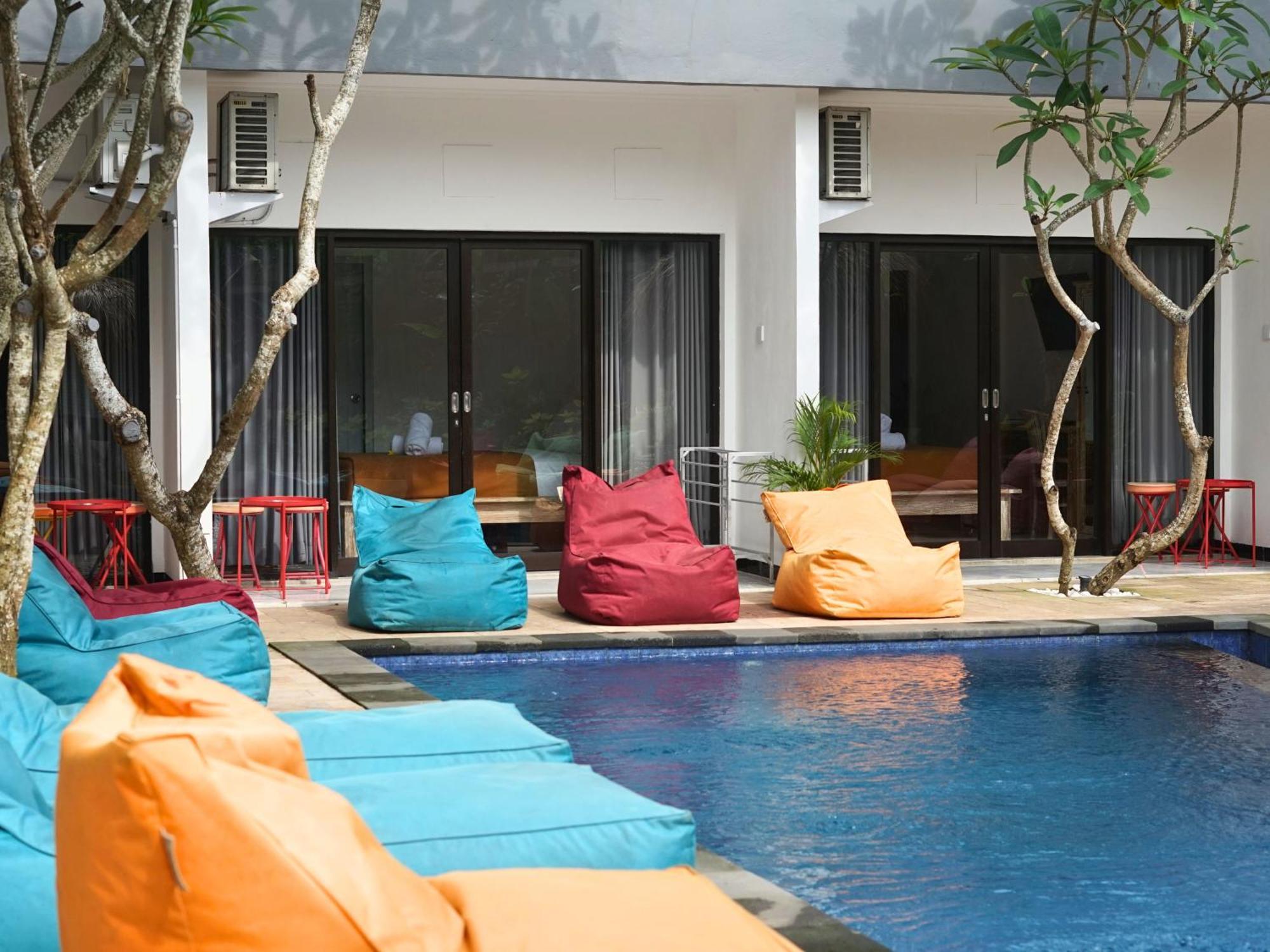 Summer Of Surf Hostel Uluwatu Ungasan  Bagian luar foto
